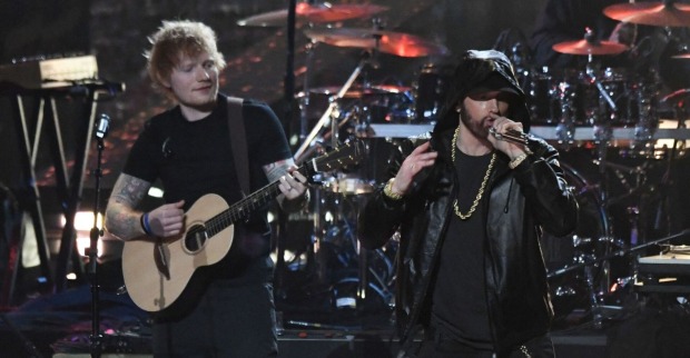 Ed Sheeran und Eminem gemeinsam auf der Bühne.