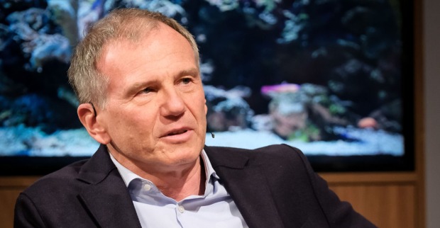ZIB2-Moderator Armin Wolf zu Gast in der Sendung Willkommen Österreich