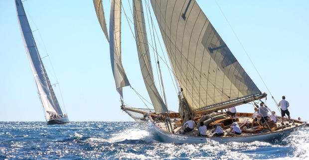 Tauchen Sie mit Noblesse Yachts ein in die aufregende Atmosphäre der Regatten.