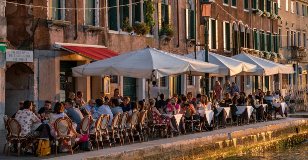 Ein Venedigführer bietet 200 Gourmet-Adressen. | Credit: iStockphoto/ray