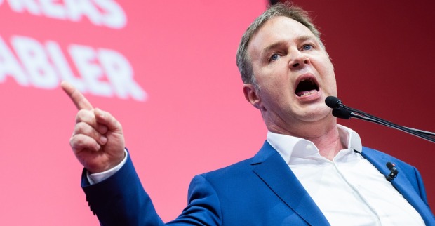 Der Traiskirchener Bürgermeister Andreas Babler während seiner Rede am Samstag, 03. Juni 2023, im Rahmen eines außerordentlichen Bundesparteitages der SPÖ in Linz