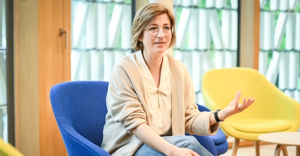 „Wir sind ein  Wissens- und Ideenraum, der Möglichkeiten für alle Bevölkerungsschichten eröffnet. “ Mag. (FH) Johanna Baumgartner, Leitung Stadtbibliothek