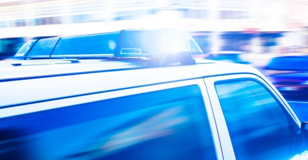 Das Blaulicht eines Polizeiautos