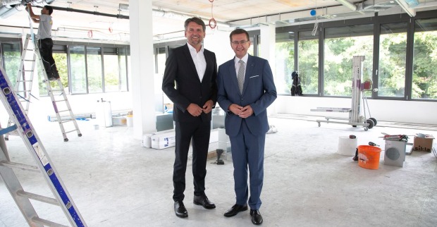 SVS-Obmann Peter Lehner und Wirtschafts-Landesrat Markus Achleitner.