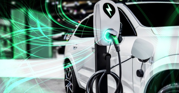 E-Auto an der Ladesäule | Credit: iStock.com/Blue Planet Studio