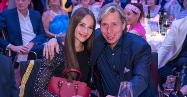 Helmut Werner und Nicole Mieth bei einer Veranstaltung.