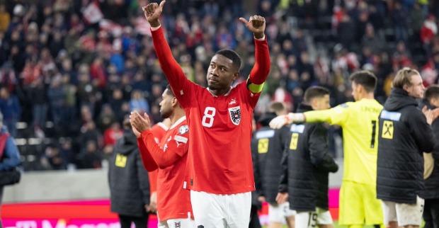 David Alaba zeigt "Daumen nach oben"