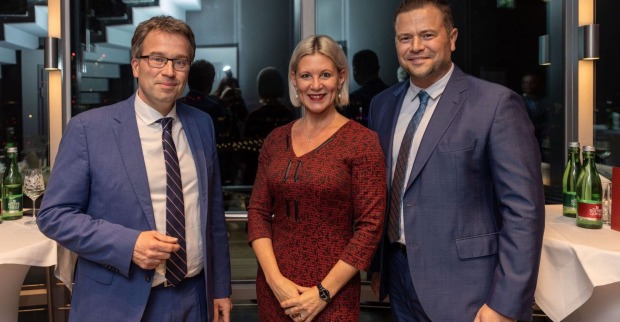 Gastgeber und Redner beim zweiten media­net Executive Club | Credit: Martina Berger