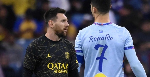 Messi und Ronaldo auf dem Spielfeld