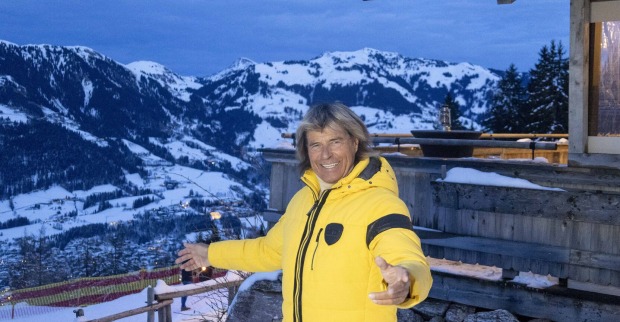 Hansi Hinterseer vor der Seidlalm