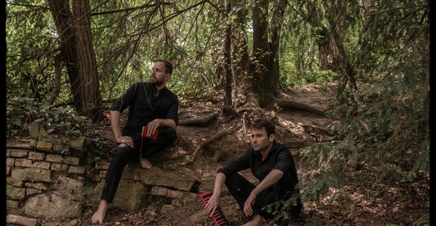 Duo Somniosus im Wald