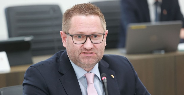 Der mittlerweile führerscheinlose ÖVP-Klubobmann Wolfgang Mayer im Salzburger Landrat