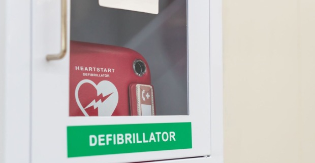 Ein öffentliche angebrachter Defibrillators.