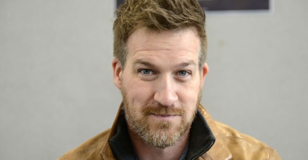 Porträtbild von Kenneth Mitchell
