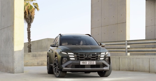 Die Front beim Hyundai Tucson zeichnet sich durch das Zusammenspiel von dünnen Linien im Kühlergrill aus