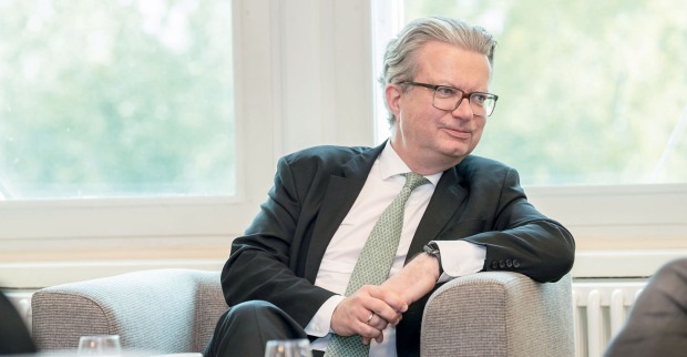 Landeshauptmann Christopher Drexler im Rahmen eines Interviews mit dem Weekend Magazin