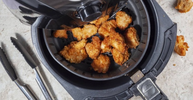 Im Airfryer zubereitete Chicken Nuggets