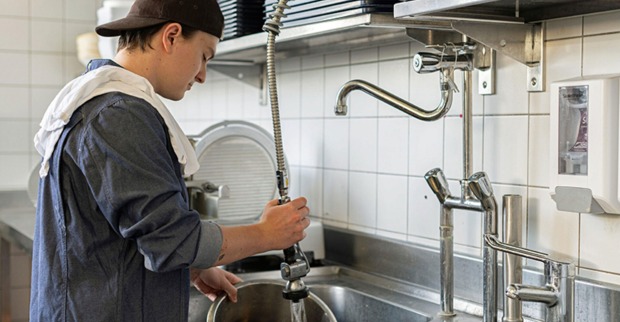Verschiedenste Sommerjobs findet man in der aha-Ferienjobbörse.