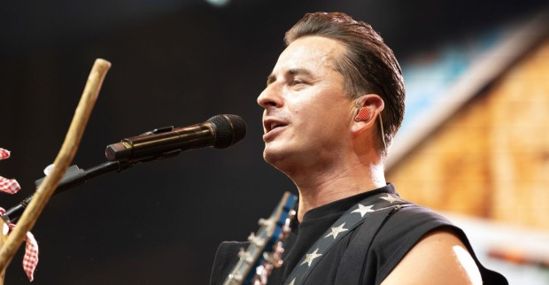 Andreas Gabalier bei einem Auftritt auf der Bühne