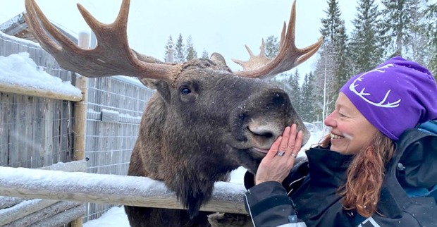 Sandra Loacker ist konzessionierte „Wanderführerin“ in Vorarlberg, ausgebildete „Naturführerin“ und zweifach zertifizierte KlimaPädagogin.