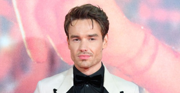 Liam Payne blickt in die Kamera