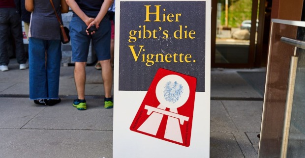 Schild für Vignettenverkauf.