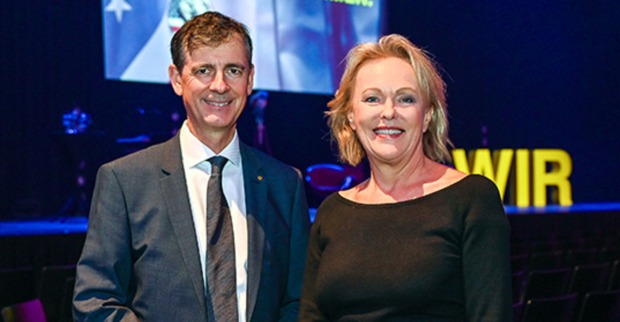 Vorstandsvorsitzender RLB Vorarlberg Michael Alge und Hanne­lore Veit (US-Expertin und ehemalige ORF-Korrespondentin)