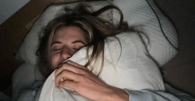 Alina Meier in ihrem Bett