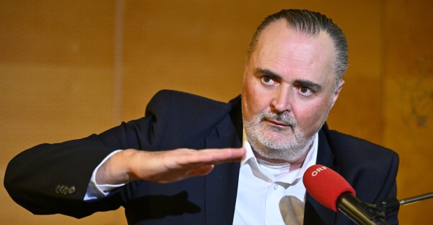 Doskozil übt in einem aktuellen Interview scharfe Kritik an der eigenen Partei und den laufenden Koalitionsverhandlungen