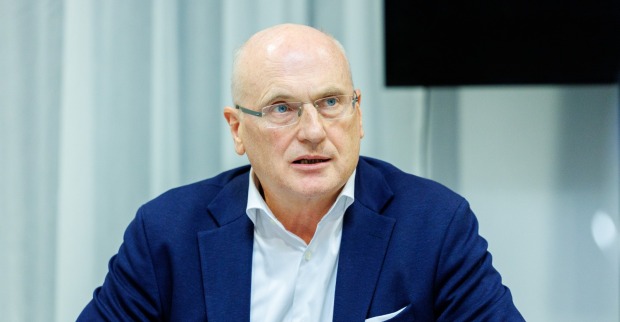 Wolfgang Bartosch bei einer ÖFB-Präsidiumssitzung
