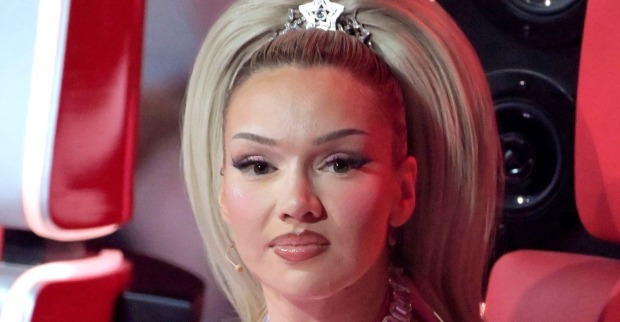 Shirin David mit hohem Pferdeschwanz.
