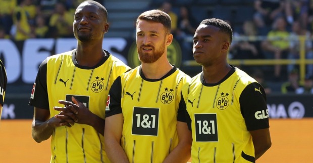 im Bild Serhou Guirassy (Borussia Dortmund,#19), Salih Özcan (Borussia Dortmund,#6), Youssoufa Moukoko (Borussia Dortmund,#18)