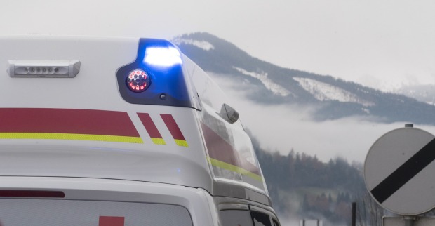Ein Sechsjähriger wurde mit schweren Verletzungen ins Krankenhaus gebracht.