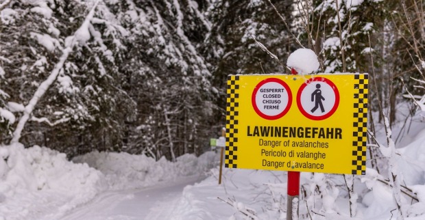 Lawinengefahren Schild