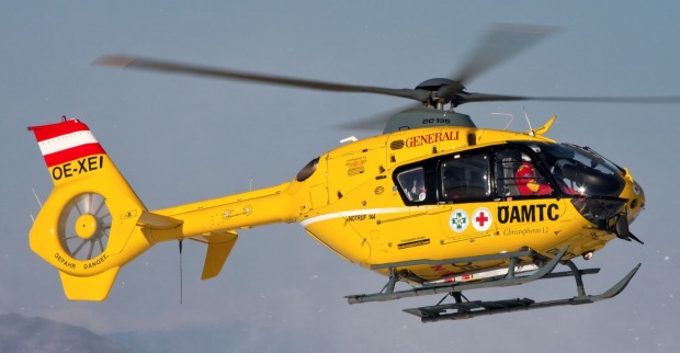 Gelber Rettungshubschrauber