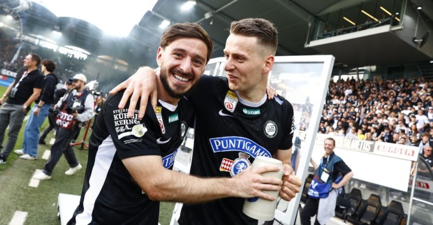 Otar Kiteishvili (Sturm Graz /links) und Dimitri Lavalee (Sturm Graz) nach der Admiral Bundesliga- Begegnung / Meistergruppe / 10. Runde zwischen SK Puntigamer Sturm Graz und RZ Pellets WAC