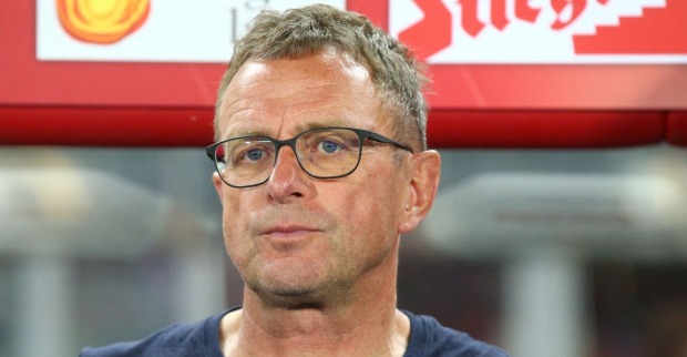 Ralf Ragnick mit Brille und ernstem Gesichtsausdruck