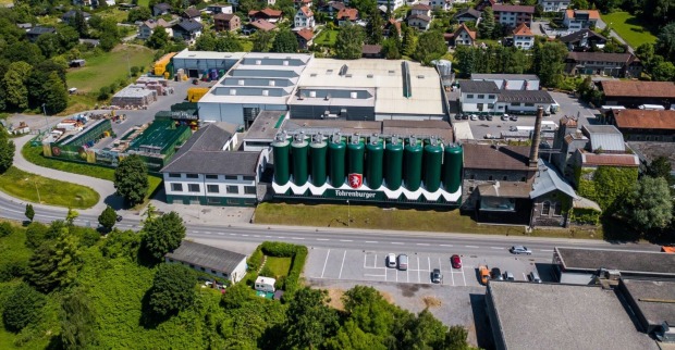Luftaufnahme der Fohrenburger Brauerei im vorarlbergerischen Bludenz