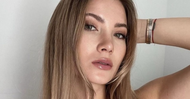 Ex-Miss Dragana Stankovic mit ernstem Gesichtsausdruck