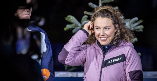 Team Challenge auf Schalke, im Bild Laura Dahlmeier, ZDF-Expertin, // during the Biathlon World Team Challenge at the Veltins Arena at the Veltins Arena in Gelsenkirchen,