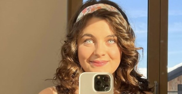 Ronja Forcher macht ein Selfie