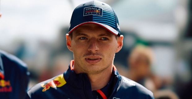 Max Verstappen bleibt Red Bull auch 2026 treu.