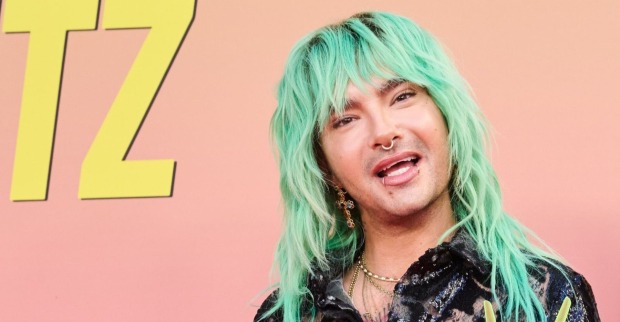 Bill Kaulitz mit grünen Haaren