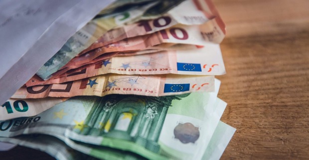Insgesamt verlor der Mann durch Überweisungen 6.720 Euro.