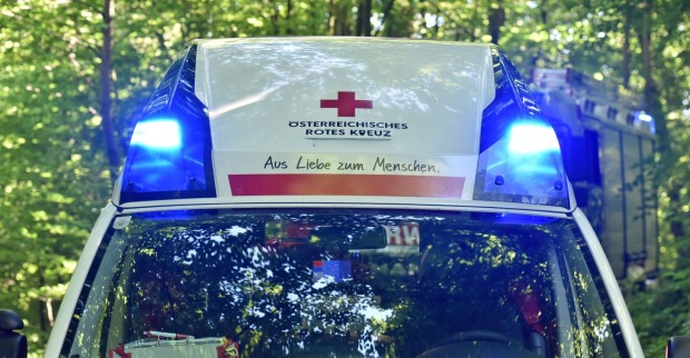 Nach der notärztlichen Erstversorgung wurde der Verletzte in das BKH Kufstein verbracht.