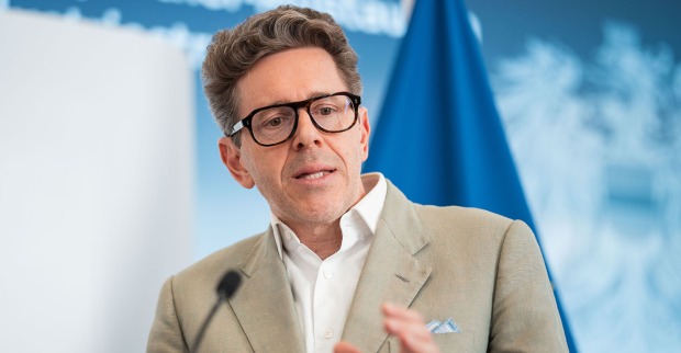 Wirtschaftskammer-Präsident Harald Mahrer im Rahmen eines Doorsteps vor der Sitzung zur Industriestrategie im Wirtschaftsministerium in Wien