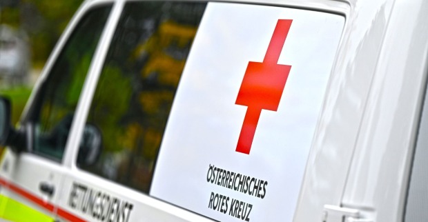 Beide Fahrzeuglenker wurden unbestimmten Grades verletzt.