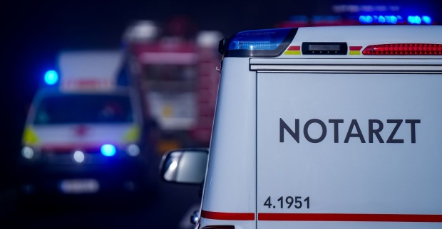 Notarzt-Auto mit Blaulicht