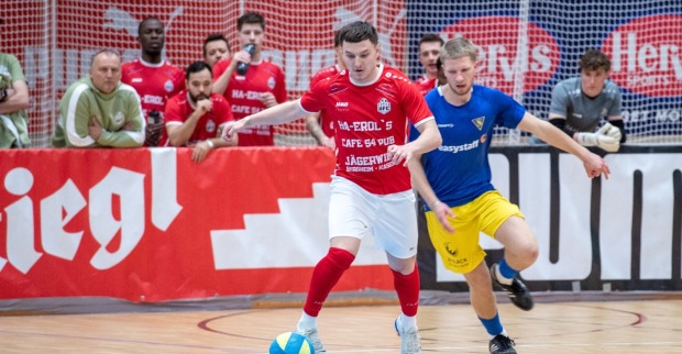 Alem Huremovic im Duell gegen den SAK 1914 beim Salzburger Stier 2026.