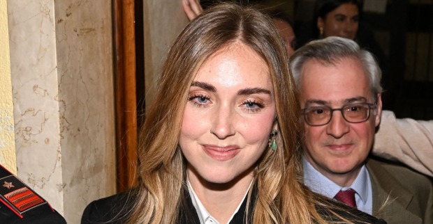 Chiara Ferragni lächelt leicht
